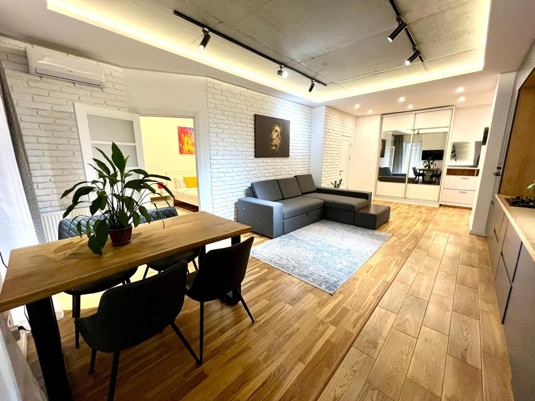 Osapart Malevich Apartment In The Complex Great Britain リヴィウ エクステリア 写真